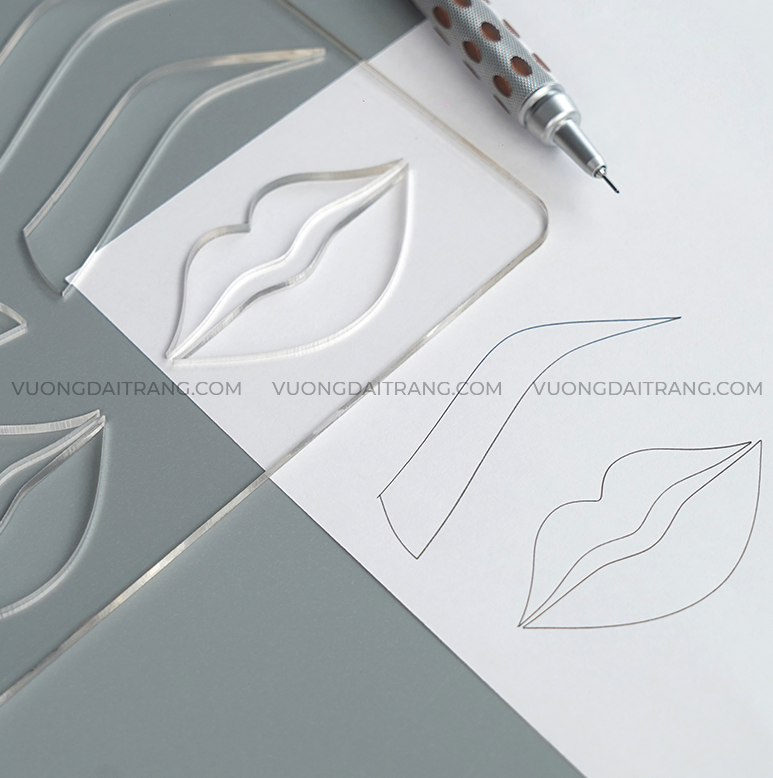 Khung mày môi mica được gia công độc quyền bởi Vương Đài Trang PMU Supply